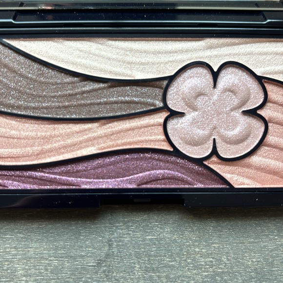 Estée Lauder eyeshadow - Picture 2 of 4